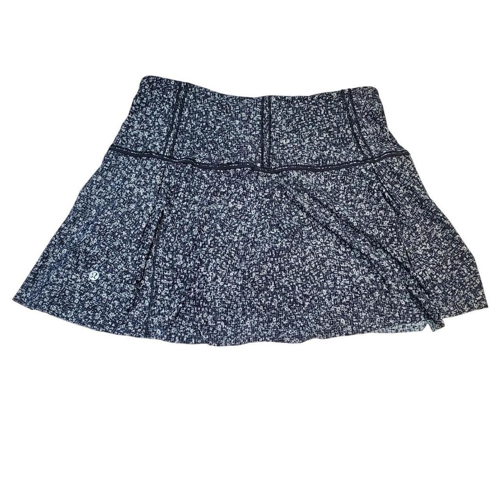 Lululemon Lost in Pace Skirt Skort Daisy Dust Alpine White Black Size 6